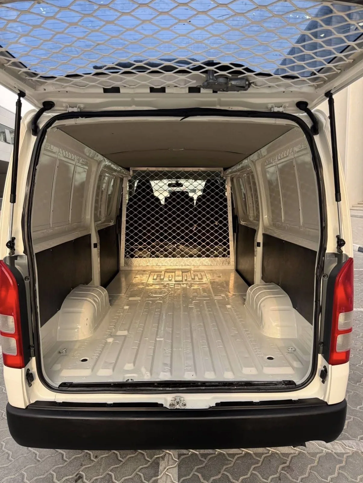 Pickup & Delivery Service Dubai